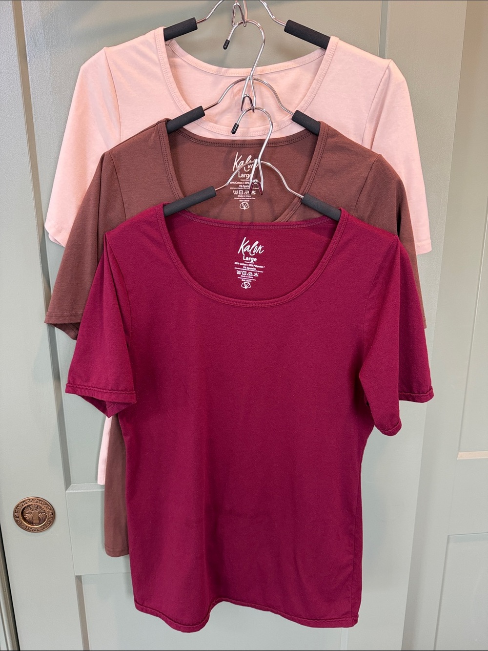 Bundle of 3 Kalon Women’s Scoop Neck Tees - Size Large